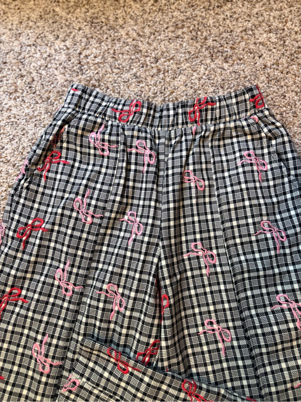Adorable Urban Outfitters bow pants - Picture 2 of 2